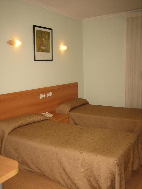 Hostal Madruga Elche Exterior photo