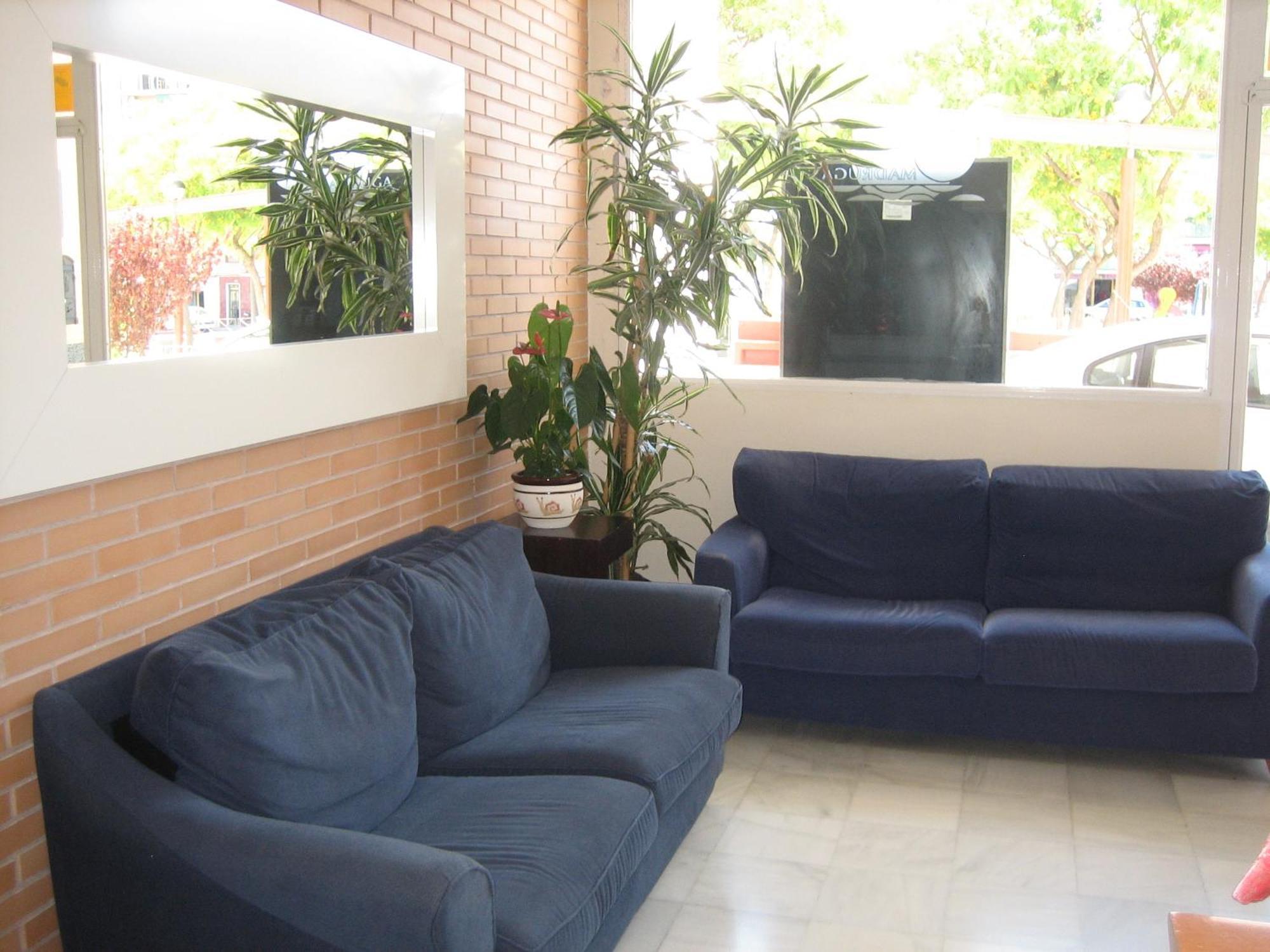 Hostal Madruga Elche Exterior photo